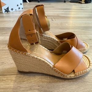 Vince Camuto Women's Tan Wedge Espadrille Sandals Never Worn 7.5
